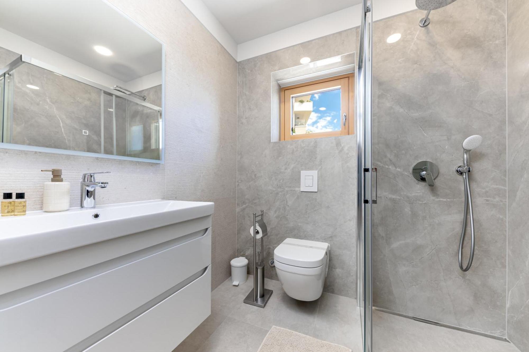 מאקרסקה Luxury Adria Sea City & Mountain View Apartment מראה חיצוני תמונה